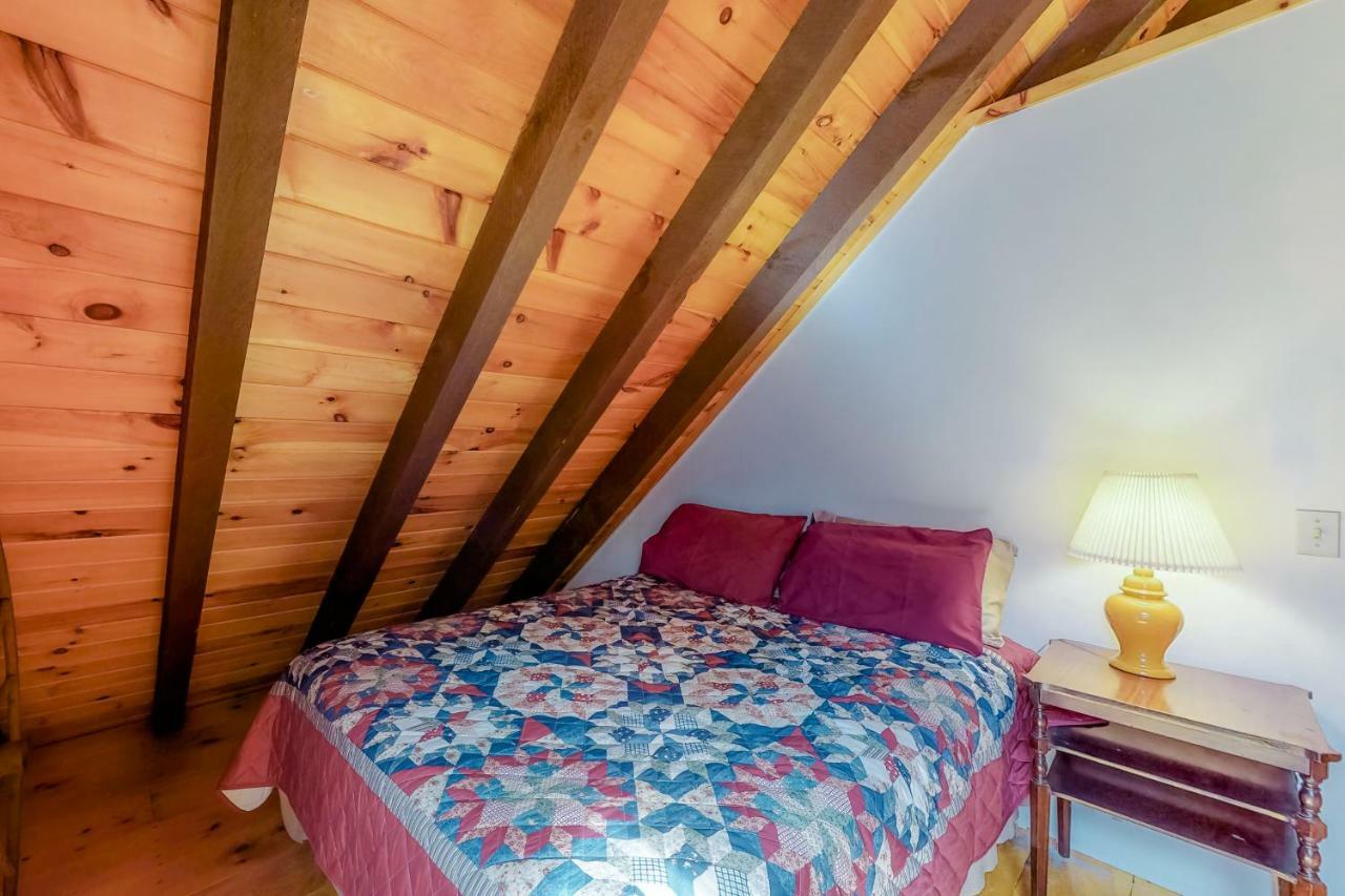Loon Landing Lodge Greenville Eksteriør billede